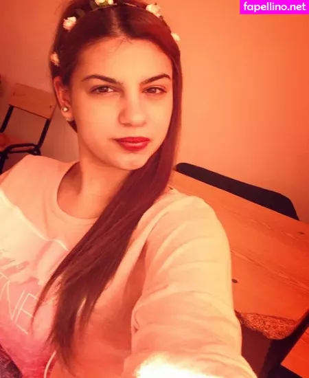 Roberta Ptru OnlyFans Thumbnail #3mHccVU68D