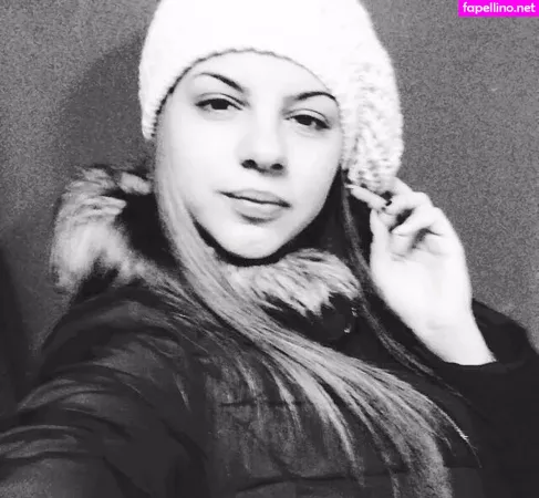 Roberta Ptru OnlyFans Thumbnail #W3xYxbNpZc