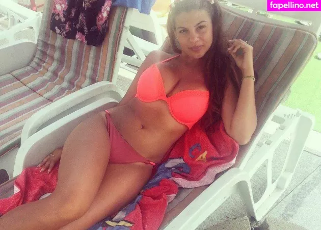 Roberta Ptru OnlyFans Thumbnail #r6wtQJ4g8Q