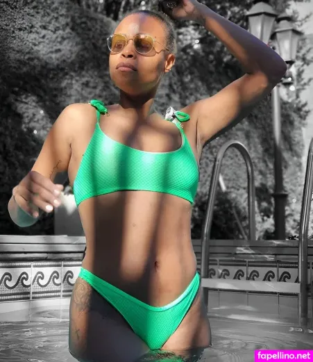 Roberta Rodrigues OnlyFans Thumbnail #RXXGieUpvt