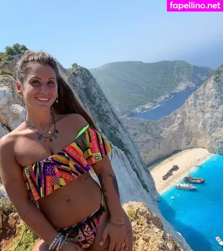 Roberta Stelluccio OnlyFans Thumbnail #cE2oS4JpLa