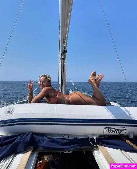 Roberta Vanzela OnlyFans Thumbnail #EqjExUUoSz