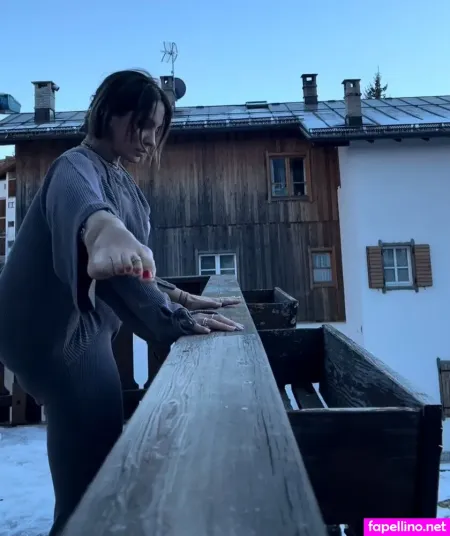 Roberta Vanzela OnlyFans Thumbnail #GIQpqaZ5uD