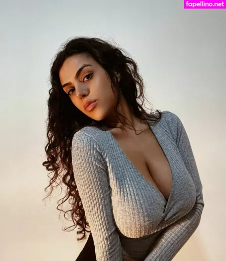 Roberta OnlyFans Thumbnail #ymsQftN69x