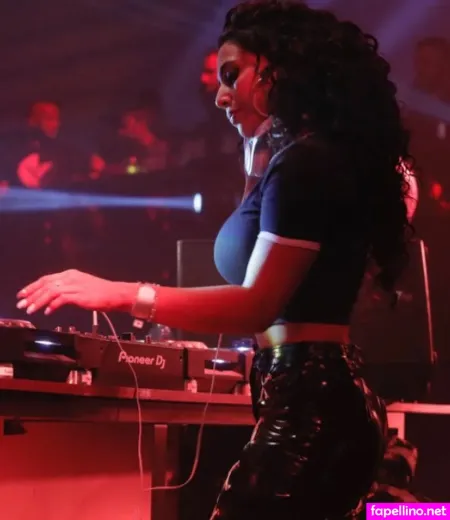 Robin Roxette OnlyFans Thumbnail #D0NZRQPxdk