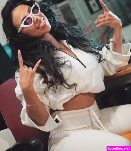 Robin Roxette OnlyFans Thumbnail #jspzWx2Bub