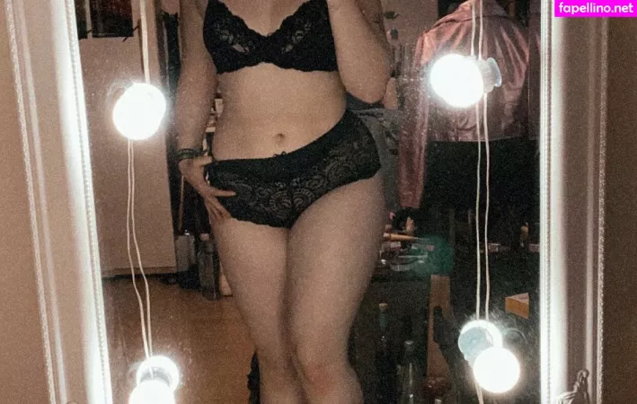 Robinginger OnlyFans Thumbnail #2IR1qz1CHM