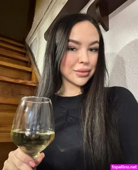 Robinsonkyraa OnlyFans Thumbnail #0UZnOXYoJB