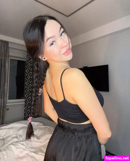 Robinsonkyraa OnlyFans Thumbnail #2wYvq8ydFL