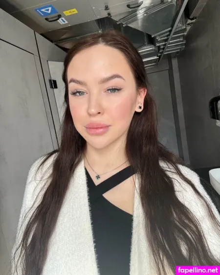 Robinsonkyraa OnlyFans Thumbnail #9SzWY0IDhW