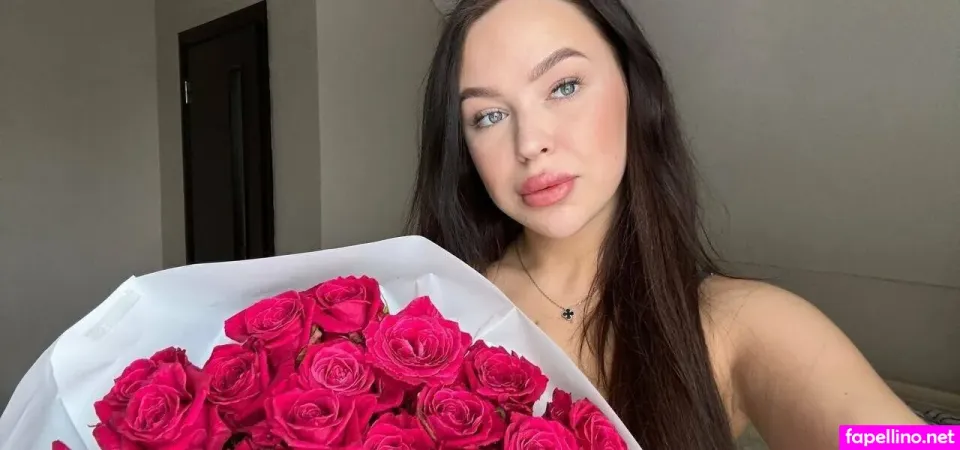 Robinsonkyraa OnlyFans Thumbnail #B4ugHFqqUK
