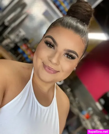 Roblesteonna OnlyFans Thumbnail #5QPo8hZ3kB