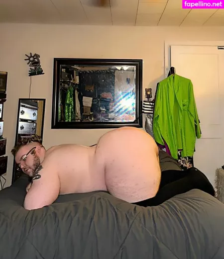 Robtheflamingo OnlyFans Thumbnail #XOe2BsXH5g