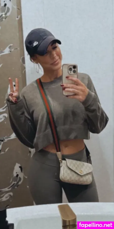 Robyn Fields Main Profile Photo