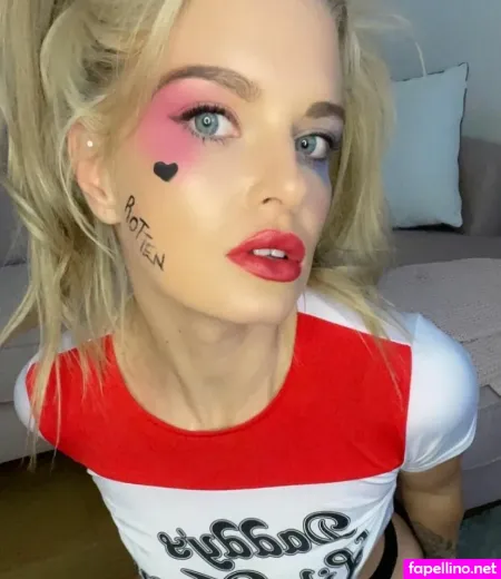 Robyn Quinn OnlyFans Thumbnail #ZNPn4DzBhH