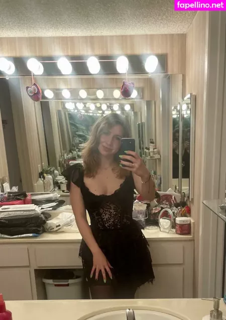 Robynator23 OnlyFans Thumbnail #YBuGvlqajD