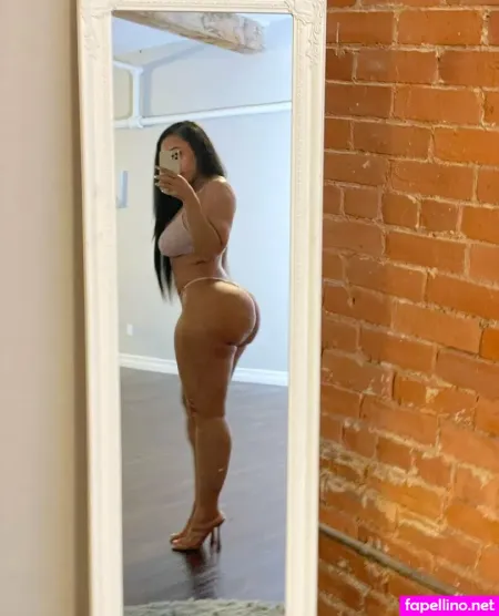 Robynbanksvip OnlyFans Thumbnail #4Hl5fiCKC3