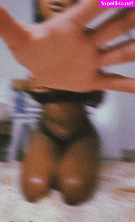Robynndabank OnlyFans Thumbnail #xbmI0cx5pn