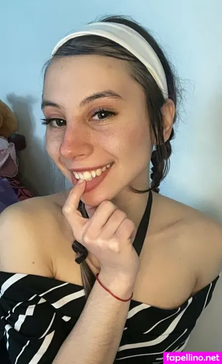 Rocioorous OnlyFans Thumbnail #xqgW6c22W6