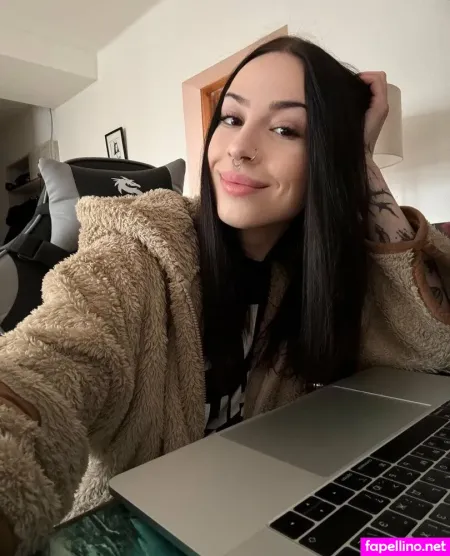 Rock N Roll Angel OnlyFans Thumbnail #BBllTTUmpL