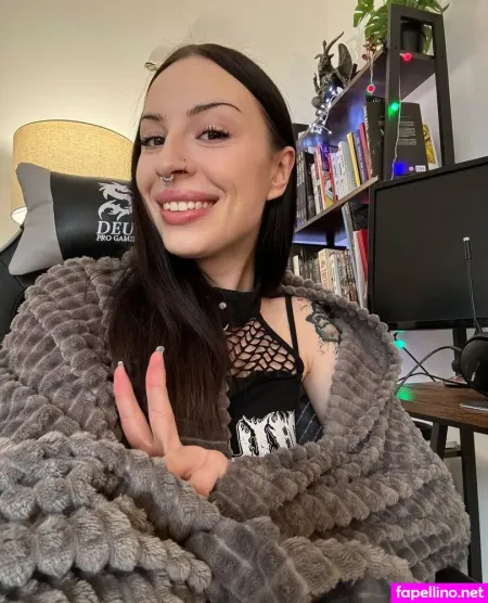 Rock N Roll Angel OnlyFans Thumbnail #UVs3yA64Lw