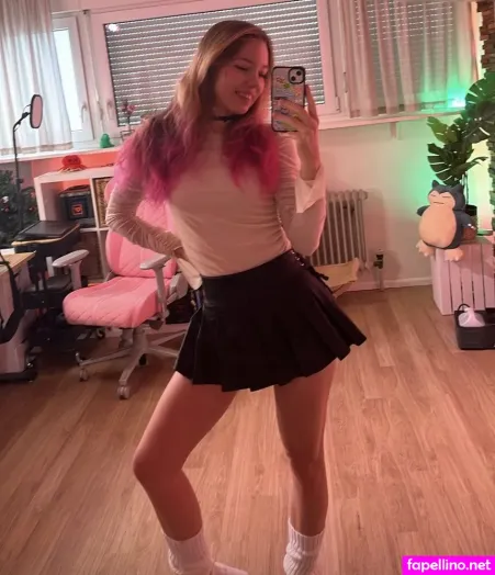 Roflgirl 1 OnlyFans Thumbnail #vQqX9tOWl1