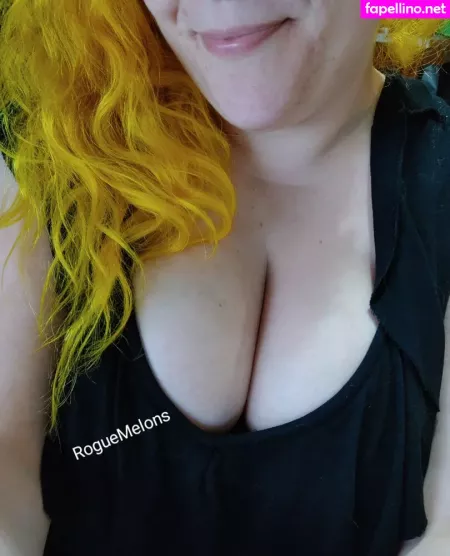 Roguemelons OnlyFans Thumbnail #rgsL1S62lU