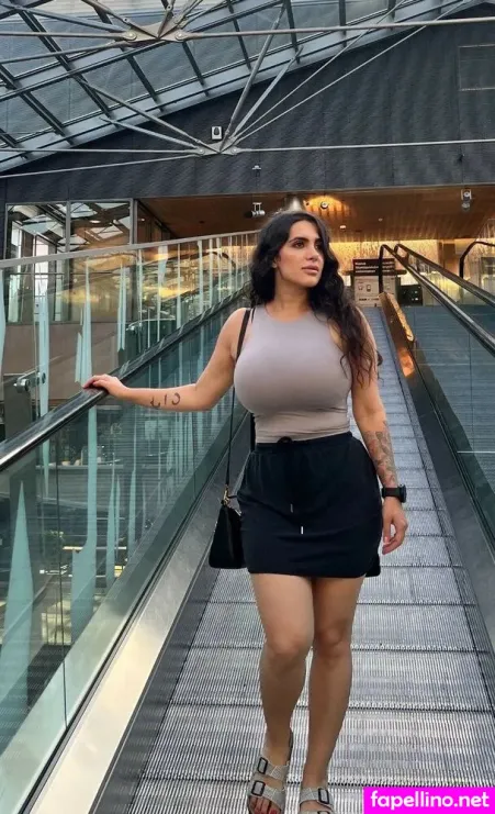 Rojin Birzoi OnlyFans Thumbnail #C5jltKqrw0