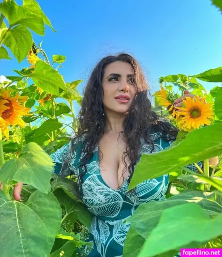 Rojin Birzoi OnlyFans Thumbnail #JXd3Op36wn