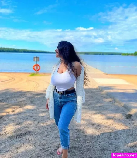 Rojin Birzoi OnlyFans Thumbnail #KpuJ9F02ju