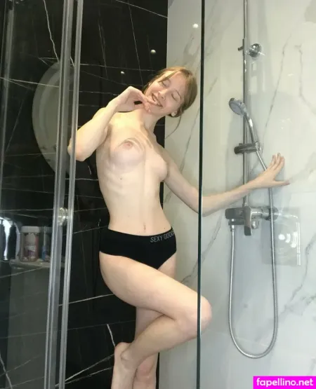Roksana 4 OnlyFans Thumbnail #QYNOkd2Je4