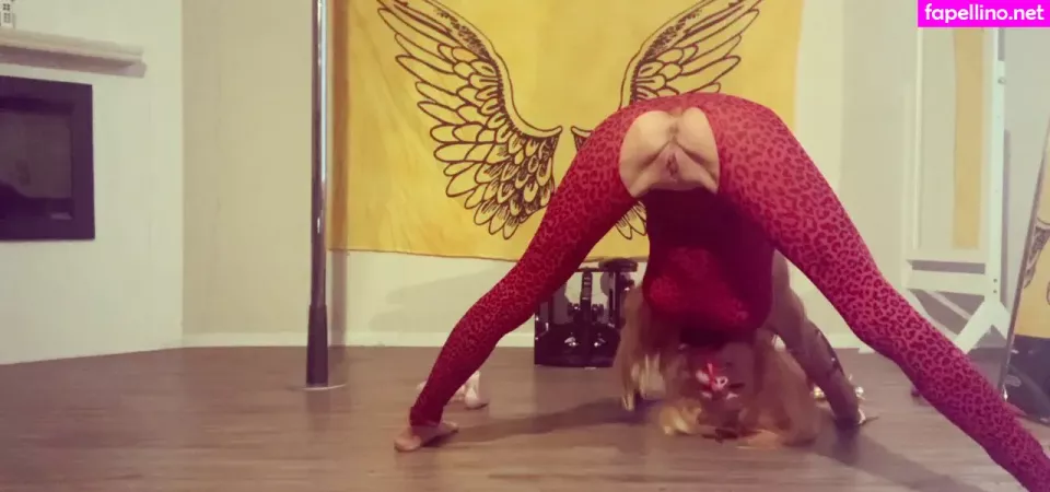 Role Play Dances OnlyFans Thumbnail #8CZZPESosp