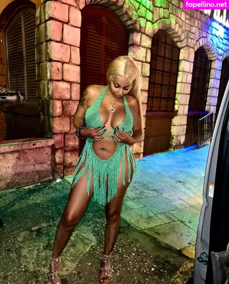 Rollsroycebarbie OnlyFans Thumbnail #sfgI8X8DWh