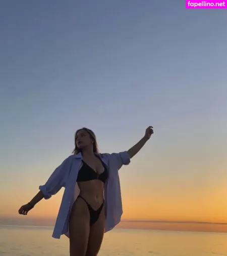 Romane Salvetti OnlyFans Thumbnail #r43UOUX91Y