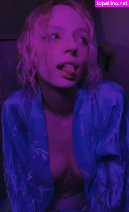 Romanowwa OnlyFans Thumbnail #1kU9gzggLD