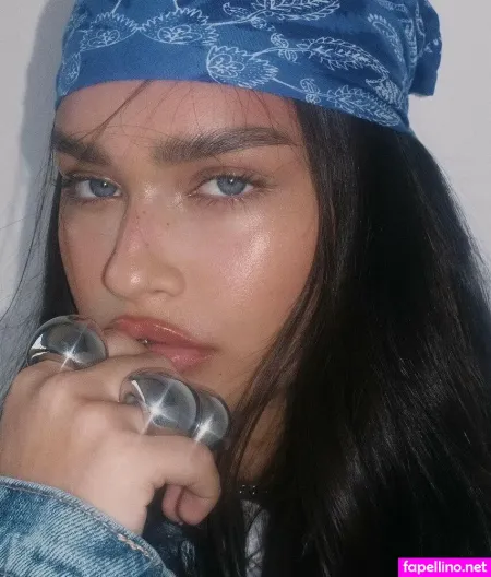 Romi Frenkel OnlyFans Thumbnail #QVdua94uqN