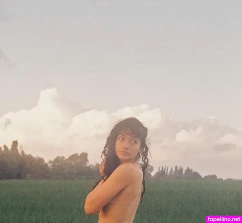 Romi Henenson OnlyFans Thumbnail #5SgZyVKOZb