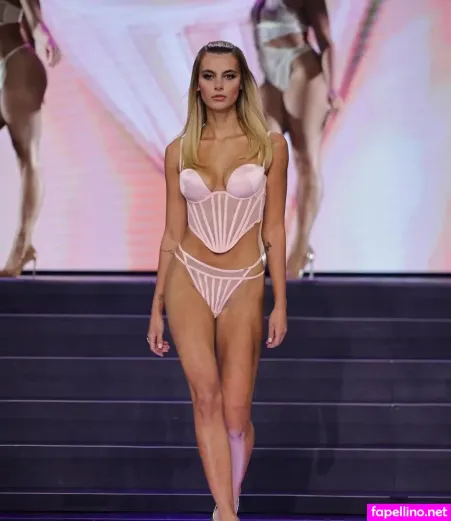 Romina Palm OnlyFans Thumbnail #3HREVBxgAF