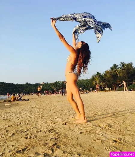 Rona Lee Shimon OnlyFans Thumbnail #tZvFK8ofBy