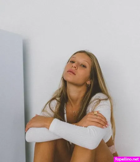 Roni Zouler OnlyFans Thumbnail #7H4lqa8n6O
