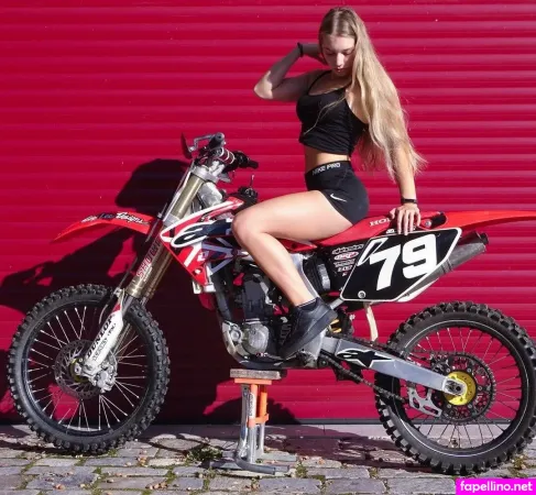 Ronja OnlyFans Thumbnail #d6oRljJm08