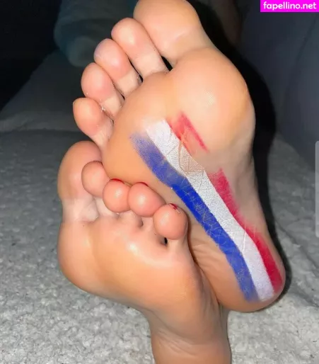Rooxaanee Feet OnlyFans Thumbnail #yBnktS7Vi8