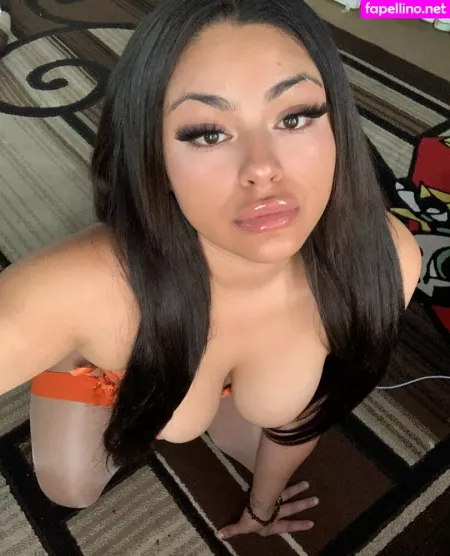 Rosalbanaomi OnlyFans Thumbnail #2HBRo5JqlQ