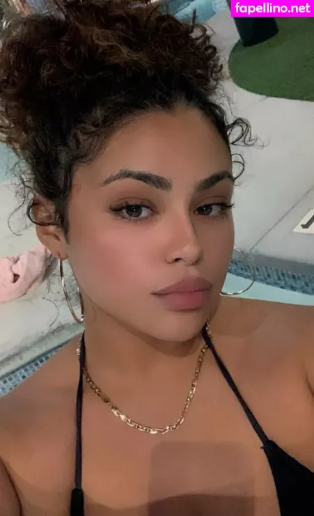 Rosalbanaomi OnlyFans Thumbnail #Nu6yYhgoqU