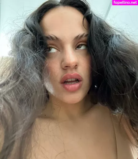 Rosalia 1 OnlyFans Thumbnail #2FL46xvPM2
