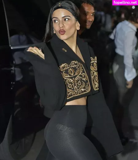 Rosalia 1 OnlyFans Thumbnail #7RCzVvhZcs