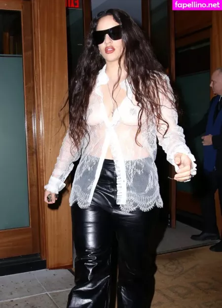 Rosalia 1 OnlyFans Thumbnail #t6eFXPxZNL