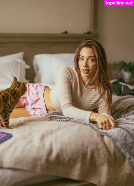 Rosalie OnlyFans Thumbnail #5qi6CLuTxf