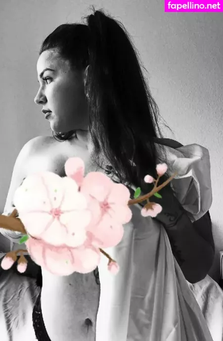 Rosalie2311 OnlyFans Thumbnail #V2AgeH4iaQ