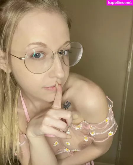 Rosalieduthe OnlyFans Thumbnail #iZBNthFNqi